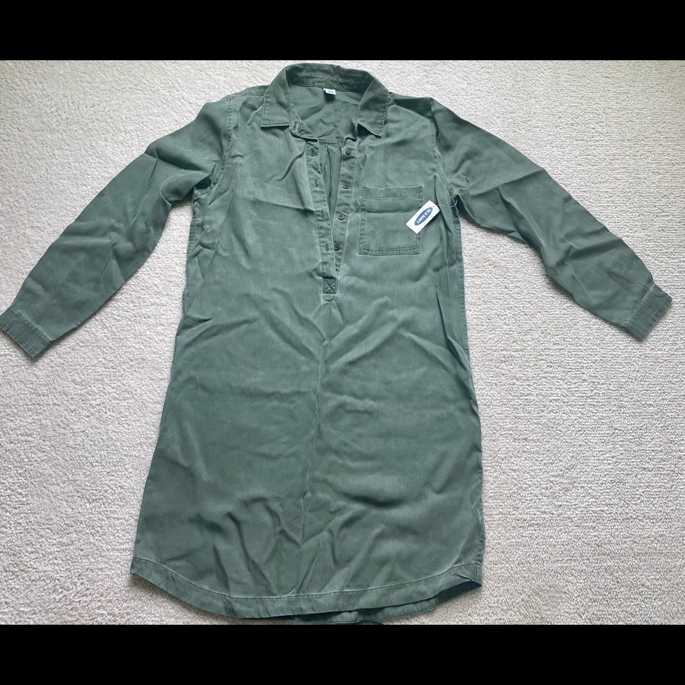 Cute Casual Army Green Denim Shirt Dress, NWT. SzM.Wear with white or brown.💕🔥